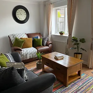 Only- Option Of The Entire House If Available - Private Property In Quiet Estate Nottingham